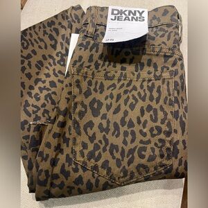 NWT DKNY WOMEN'S HIGH RISE FLARE LEOPARD PRINT JEANS- SIZE 25
